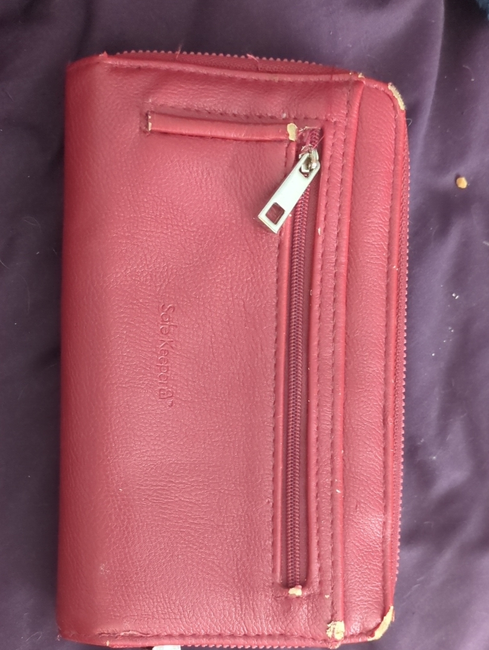 Women’s Classic Red Zip-Around Wallet